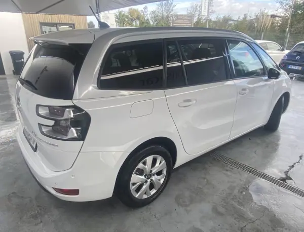 Citroën C4 Spacetourer 2019 - 12500 EUR, 142650 km - AUTO.MOTO.pt - 142650km - foto 6 de 16