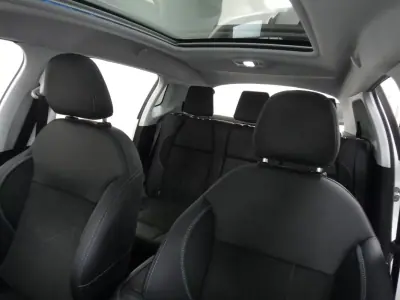 Peugeot 2008 2019 - 11250 EUR, 90000 km - AUTO.MOTO.pt - 90000km - foto 17 de 32