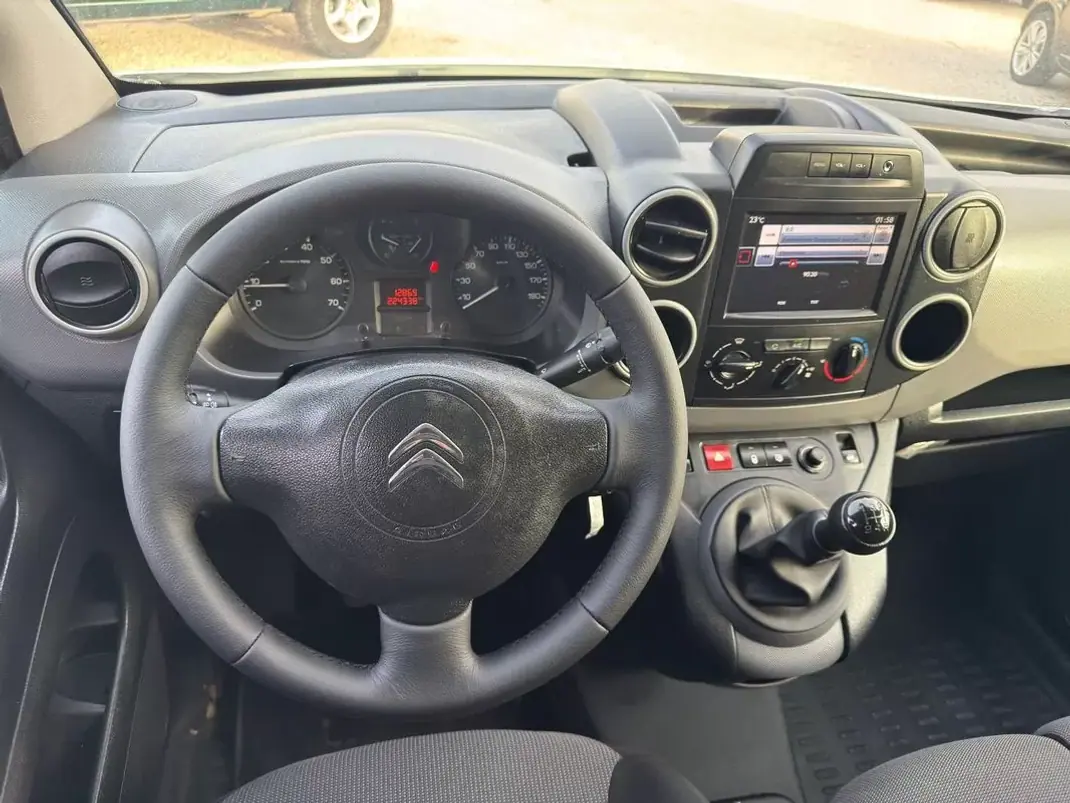 Citroën BERLINGO 1.6hdi 3L AUTOMATICA 2017 - 9950 EUR, 219000 km - AUTO.MOTO.pt - 219000km - foto 7 de 23