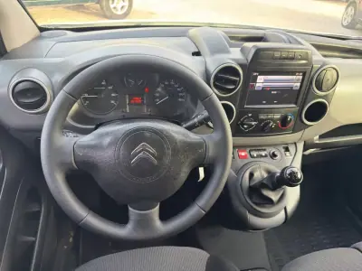 Citroën BERLINGO 1.6hdi 3L AUTOMATICA 2017 - 9950 EUR, 219000 km - AUTO.MOTO.pt - 219000km - foto 7 de 23