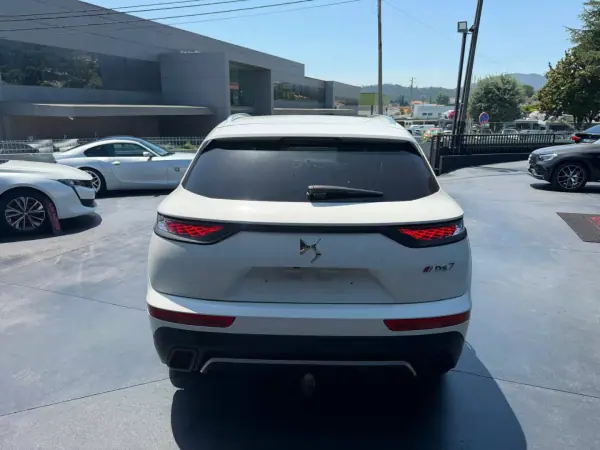 DS DS7 2019 - 22700 EUR, 141000 km - AUTO.MOTO.pt - 141000km - foto 4 de 12