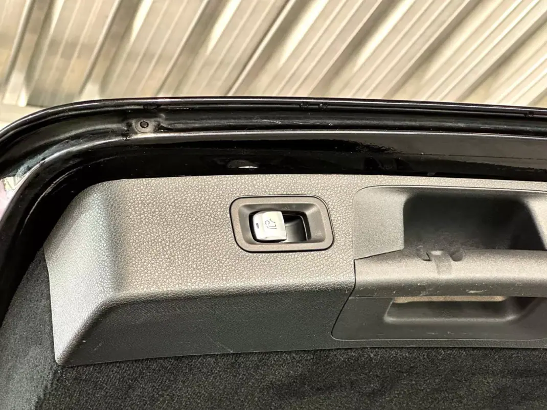 Mercedes-Benz E 300 2021 - 37900 EUR, 163953 km - 163953km - foto 10 de 37