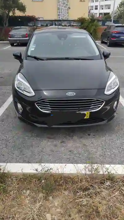 Ford Fiesta 2018 - 10000 EUR, 107000 km - AUTO.MOTO.pt - 107000km - foto 1 de 5