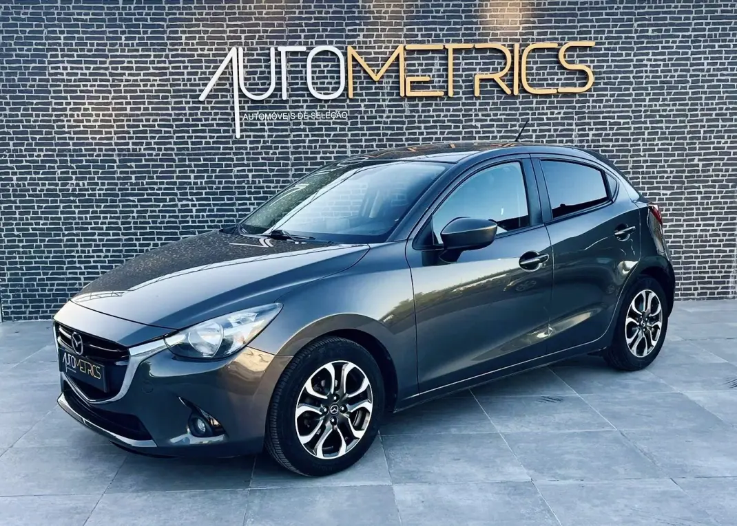 Mazda 2 2016 - 10900 EUR, 140000 km - AUTO.MOTO.pt - 140000km - foto 11 de 12