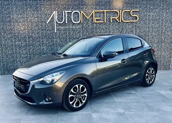 Mazda 2 2016 - 10900 EUR, 140000 km - AUTO.MOTO.pt - 140000km - foto 11 de 12