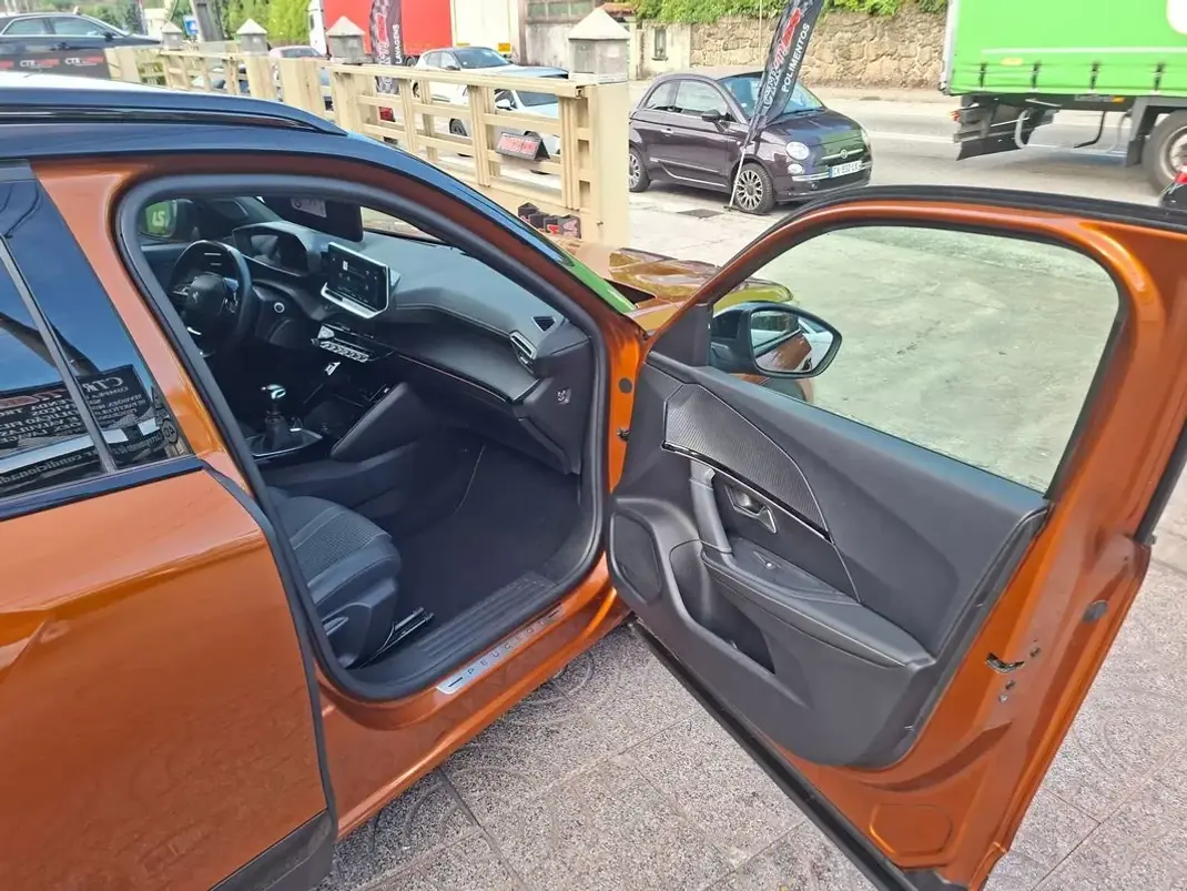 Peugeot 2008 2020 - 16900 EUR, 65308 km - 65308km - foto 25 de 39