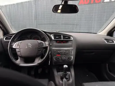 Citroën C4 2011 - 8990 EUR, 165000 km - AUTO.MOTO.pt - 165000km - foto 12 de 16