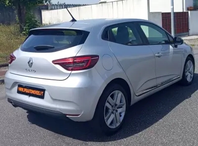 Renault Clio 2021 - 14990 EUR, 79170 km - AUTO.MOTO.pt - 79170km - foto 7 de 18