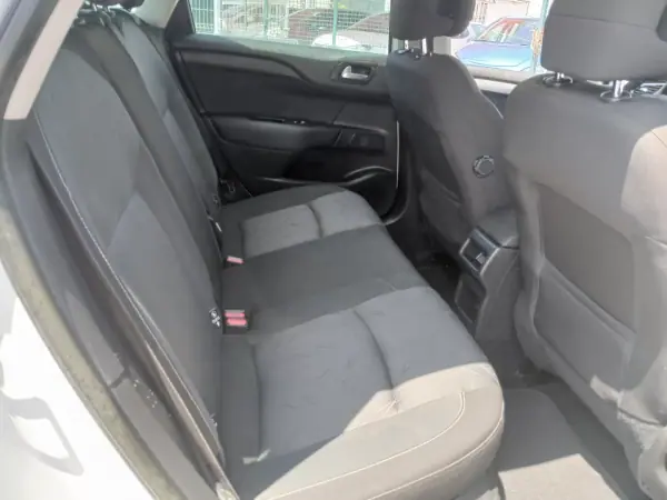 Citroën C4 2014 - 8250 EUR, 133197 km - AUTO.MOTO.pt - 133197km - foto 21 de 27