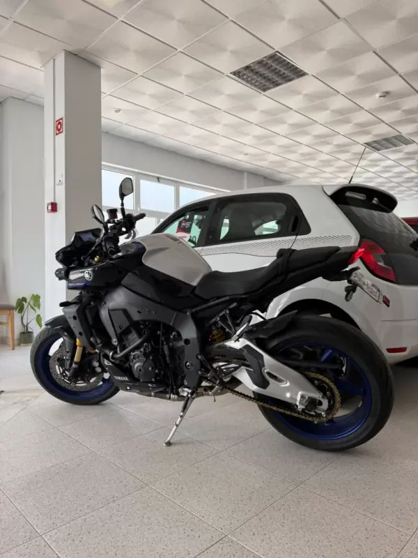 Yamaha MT 10 2023 - 20000 EUR, 2994 km - 2994km - foto 6 de 7
