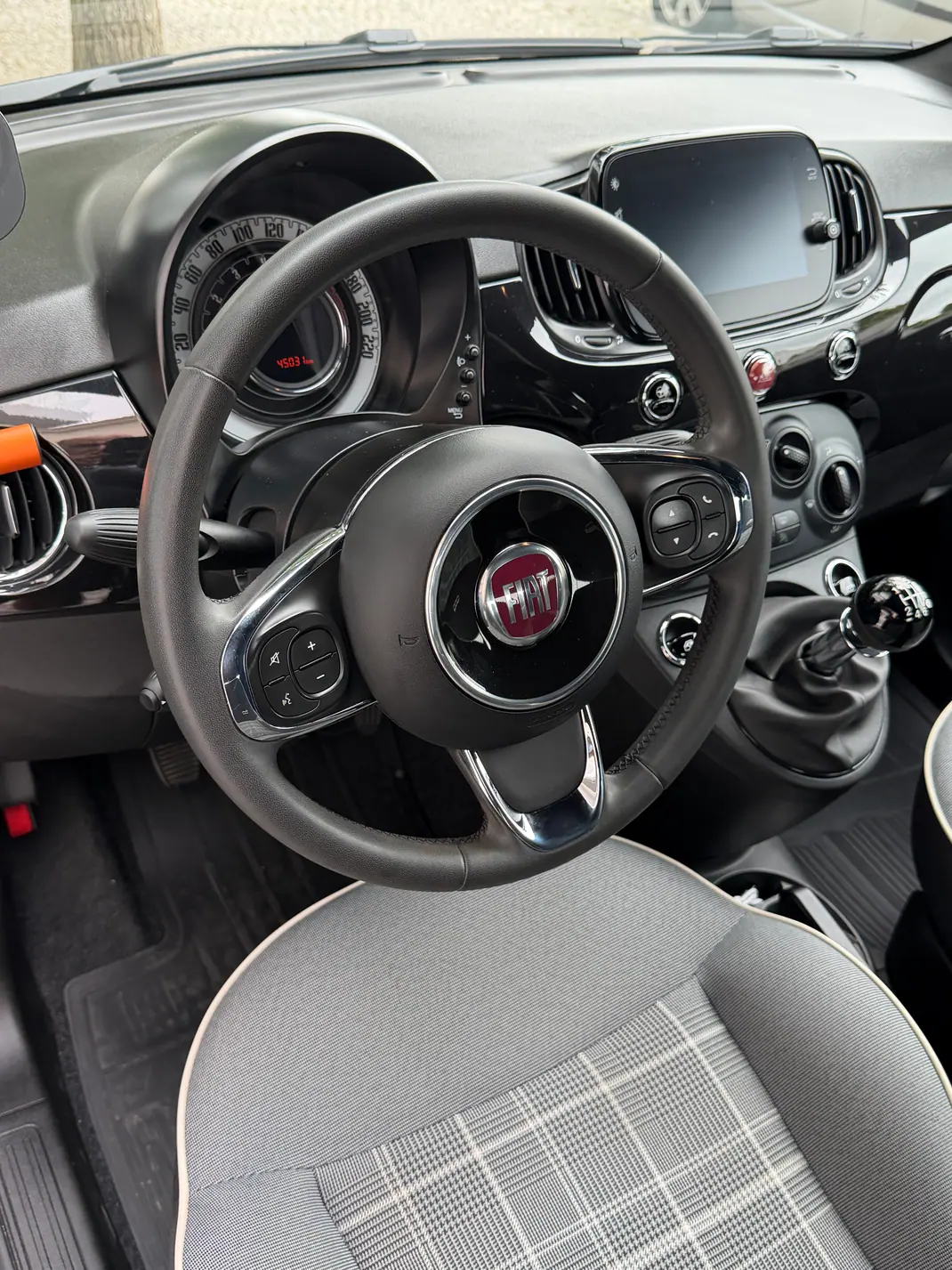 Fiat 500C 2021 - 12250 EUR, 45500 km - AUTO.MOTO.pt - 45500km - foto 3 de 8