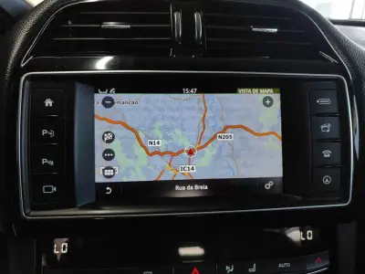 Jaguar F-Pace 2017 - 19750 EUR, 156000 km - AUTO.MOTO.pt - 156000km - foto 37 de 43
