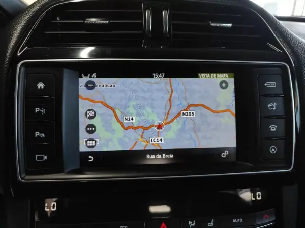 Jaguar F-Pace 2017 - 19750 EUR, 156000 km - AUTO.MOTO.pt - 156000km - foto 37 de 43