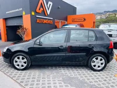 Volkswagen Golf 2010 - 7250 EUR, 298459 km - AUTO.MOTO.pt - 298459km - foto 4 de 12