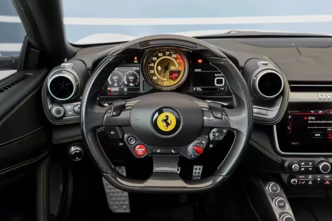 Ferrari GTC4 Lusso 2017 - 260000 EUR, 44017 km - AUTO.MOTO.pt - 44017km - foto 7 de 22