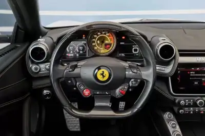 Ferrari GTC4 Lusso 2017 - 260000 EUR, 44017 km - AUTO.MOTO.pt - 44017km - foto 7 de 22