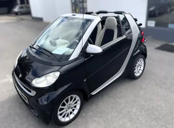 Smart Fortwo Cabrio 2011 - 8900 EUR, 129245 km - AUTO.MOTO.pt - 129245km - foto 26 de 29