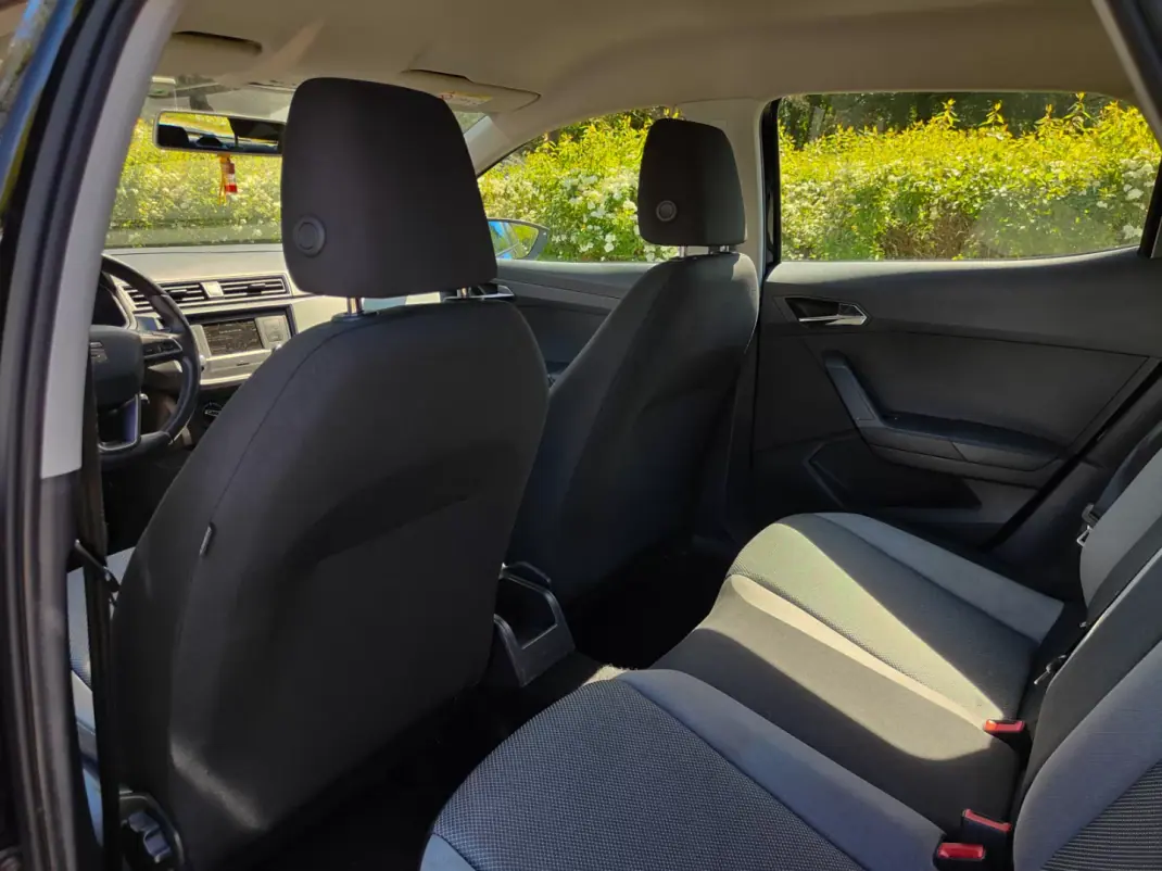 SEAT Ibiza 2018 - 11990 EUR, 150000 km - AUTO.MOTO.pt - 150000km - foto 24 de 30