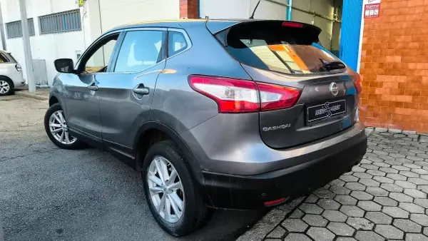 Nissan Qashqai 2015 - 11900 EUR, 165000 km - AUTO.MOTO.pt - 165000km - foto 11 de 16