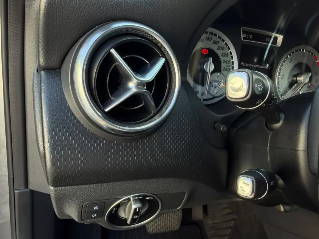 Mercedes-Benz A 180 2014 - 16500 EUR, 149990 km - 149990km - foto 19 de 34