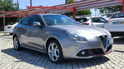Alfa Romeo Giulietta 2019 - 15950 EUR, 103432 km - AUTO.MOTO.pt - 103432km - foto 3 de 8