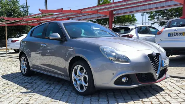 Alfa Romeo Giulietta 2019 - 15950 EUR, 103432 km - AUTO.MOTO.pt - 103432km - foto 3 de 8