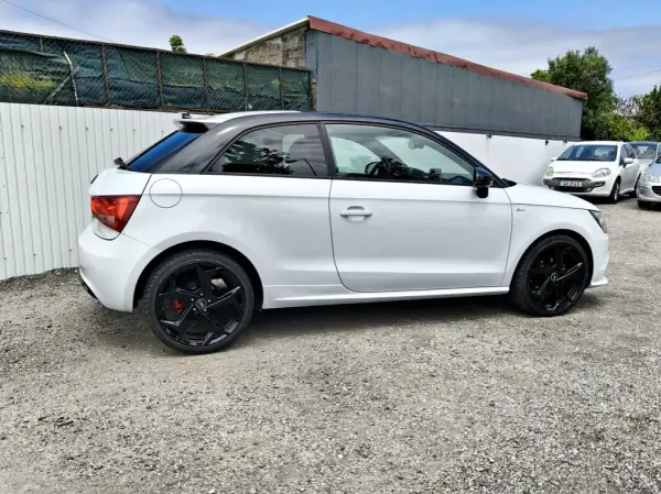 Audi A1 2012 - 11990 EUR, 155000 km - AUTO.MOTO.pt - 155000km - foto 8 de 29