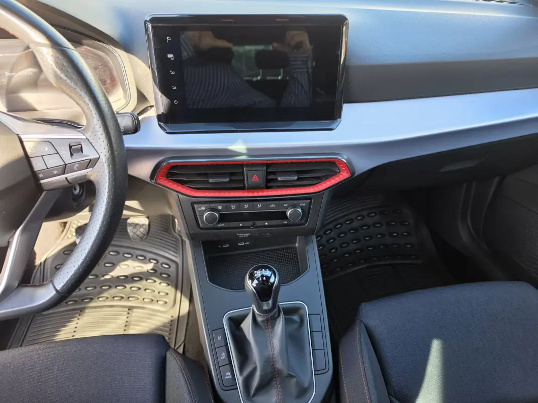 SEAT Ibiza 2023 - 17500 EUR, 67650 km - AUTO.MOTO.pt - 67650km - foto 4 de 6