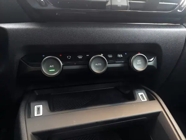 Citroën C4 2025 - 24490 EUR, 8974 km - AUTO.MOTO.pt - 8974km - foto 11 de 21