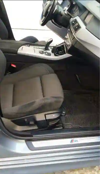 BMW 520 2011 — foto 3 de 8