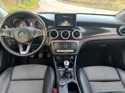Mercedes-Benz CLA 180 2017 - 19950 EUR, 124000 km - AUTO.MOTO.pt - 124000km - foto 6 de 38