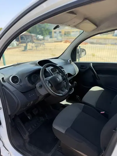 Renault KANGOO 1.5 BLUE DCI 3LUG EDITION ONE 2018 - 8900 EUR, 191840 km - AUTO.MOTO.pt - 191840km - foto 3 de 7