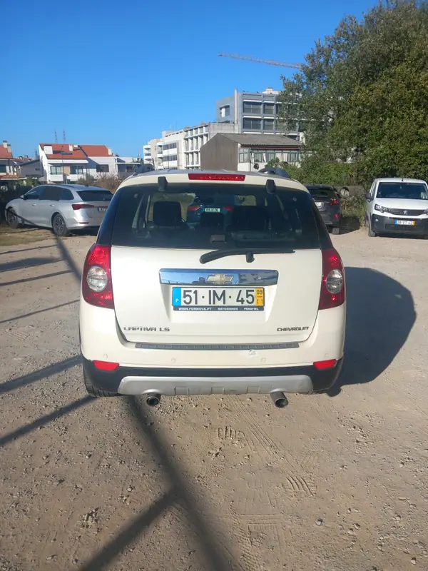 Chevrolet Captiva 2009 - 7000 EUR, 160000 km - AUTO.MOTO.pt - 160000km - foto 4 de 13