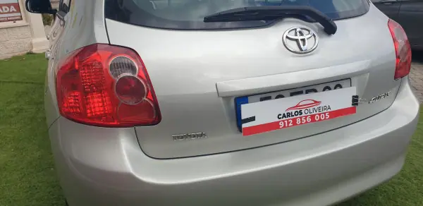 Toyota Auris 2008 - 7500 EUR, 145000 km - AUTO.MOTO.pt - 145000km - foto 4 de 9