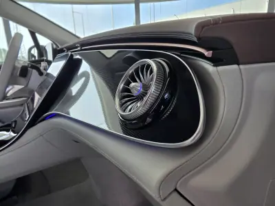 Mercedes-Benz EQE 2025 - 58990 EUR, 8906 km - AUTO.MOTO.pt - 8906km - foto 29 de 46