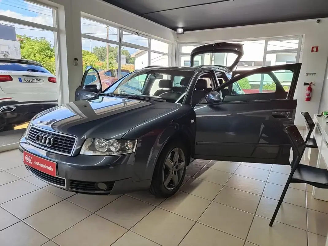 Audi A4 Avant 2004 - 6250 EUR, 348000 km - AUTO.MOTO.pt - 348000km - foto 21 de 34