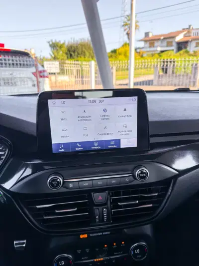 Ford Focus 2019 - 15500 EUR, 124230 km - 124230km - foto 24 de 26