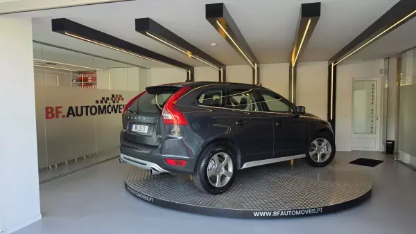 Volvo XC 60 2010 - 15900 EUR, 176365 km - AUTO.MOTO.pt - 176365km - foto 4 de 55