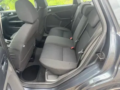 Ford Focus SW 2007 - 4450 EUR, 235000 km - AUTO.MOTO.pt - 235000km - foto 9 de 26
