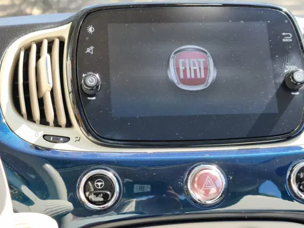 Fiat 500 2020 - 14500 EUR, 58513 km - AUTO.MOTO.pt - 58513km - foto 6 de 7
