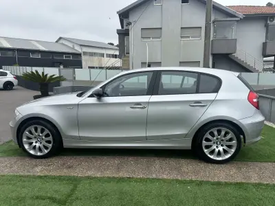 BMW 118 2009 - 8900 EUR, 184000 km - AUTO.MOTO.pt - 184000km - foto 18 de 55