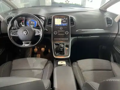 Renault Scénic 2017 - 15800 EUR, 156509 km - AUTO.MOTO.pt - 156509km - foto 10 de 24