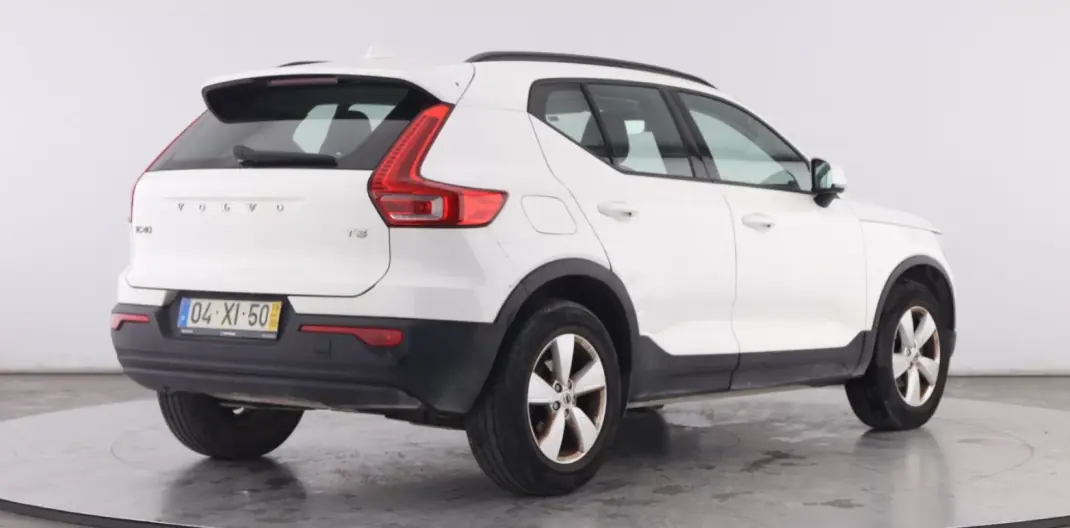 Volvo XC 40 2019 - 22000 EUR, 105021 km - AUTO.MOTO.pt - 105021km - foto 2 de 13