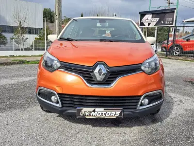 Renault Captur 2016 - 11450 EUR, 165268 km - AUTO.MOTO.pt - 165268km - foto 2 de 41