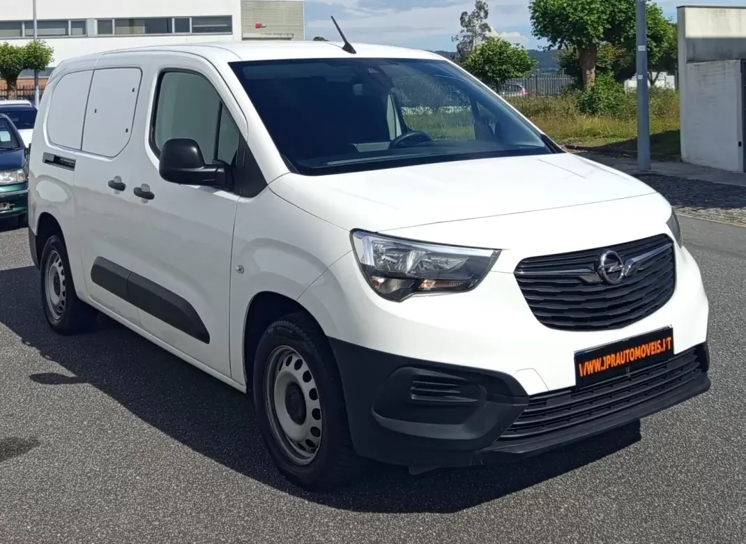 Opel Combo 2021 - 13500 EUR, 82000 km - AUTO.MOTO.pt - 82000km - foto 3 de 20
