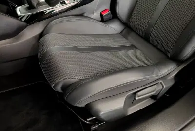 Peugeot 2008 2020 - 15990 EUR, 67000 km - AUTO.MOTO.pt - 67000km - foto 31 de 61