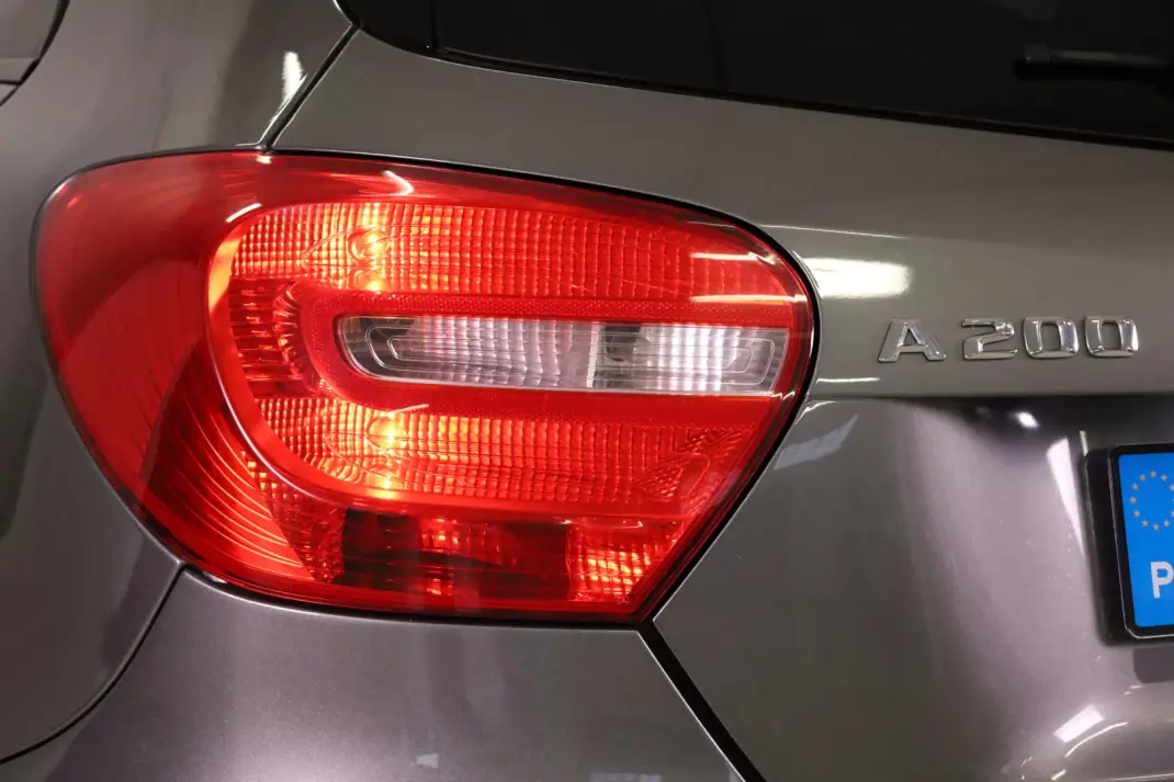 Mercedes-Benz A 200 2015 - 20950 EUR, 54047 km - AUTO.MOTO.pt - 54047km - foto 18 de 32