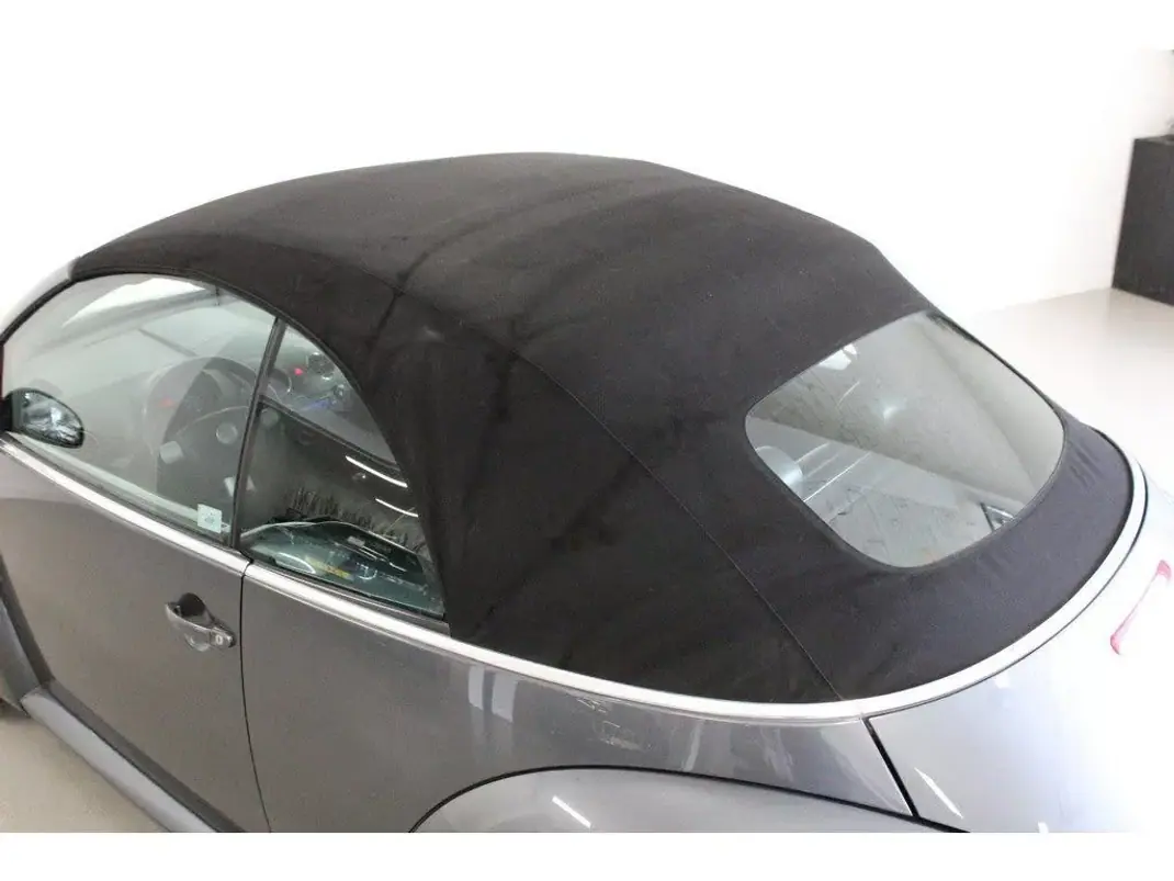 Volkswagen New Beetle Cabriolet 2007 - 7990 EUR, 161340 km - AUTO.MOTO.pt - 161340km - foto 6 de 19