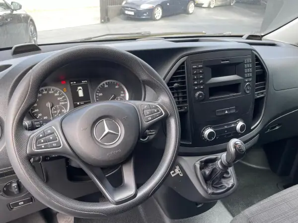 Mercedes-Benz Vito 2017 - 19900 EUR, 126000 km - 126000km - foto 11 de 13