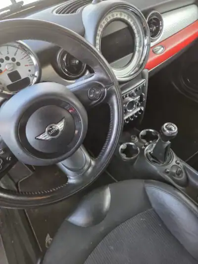 MINI Cooper 2012 - 7800 EUR, 153000 km - AUTO.MOTO.pt - 153000km - foto 7 de 15